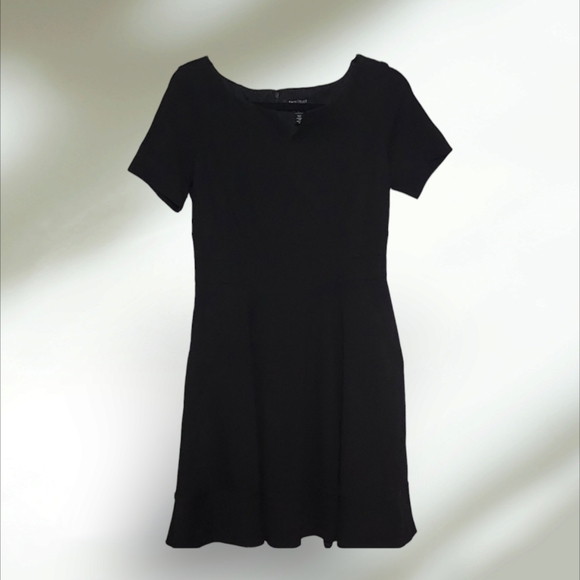 White House Black Market Dresses & Skirts - WhiteHouse BlackMarket Classic Black Concert Recita Black Fit&Flare Dress Size 6